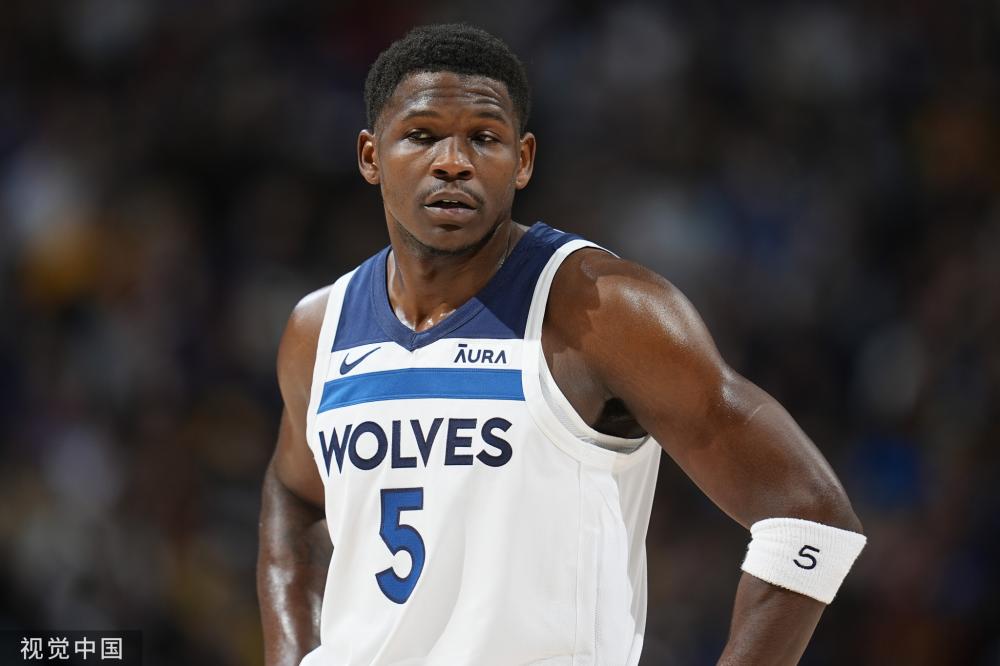 在攻防两端 在攻防两端